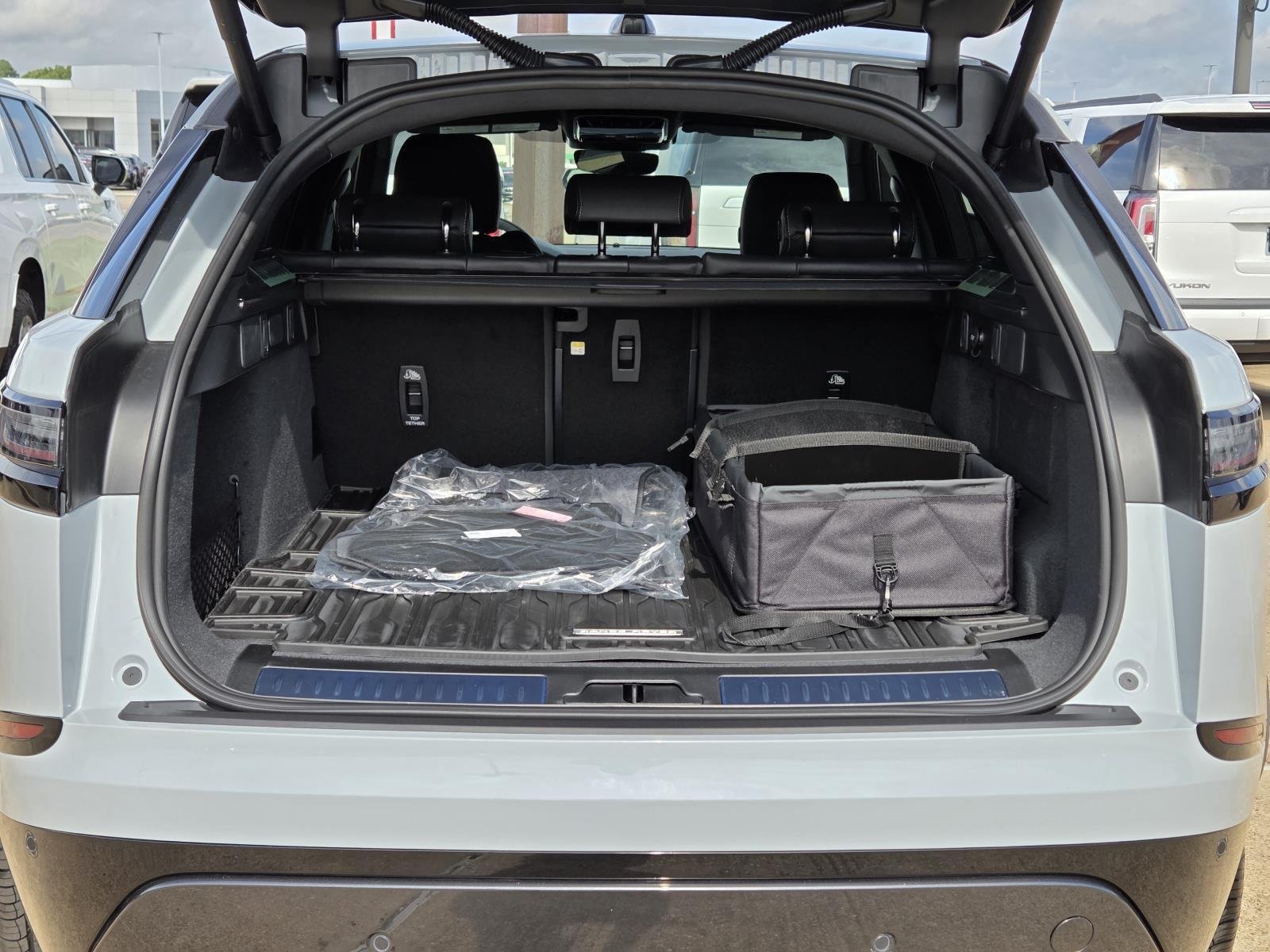 New 2026 Arroios Grey Land Rover Belgravia Edition image 10