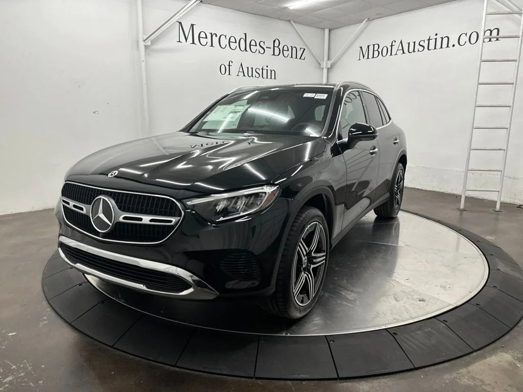 New 2027 Black Mercedes-Benz GLC 300 image 3