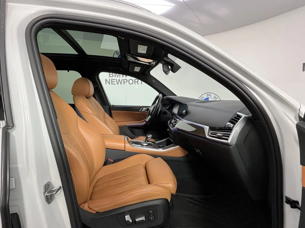 Used 2019 White BMW xDrive40i image 23