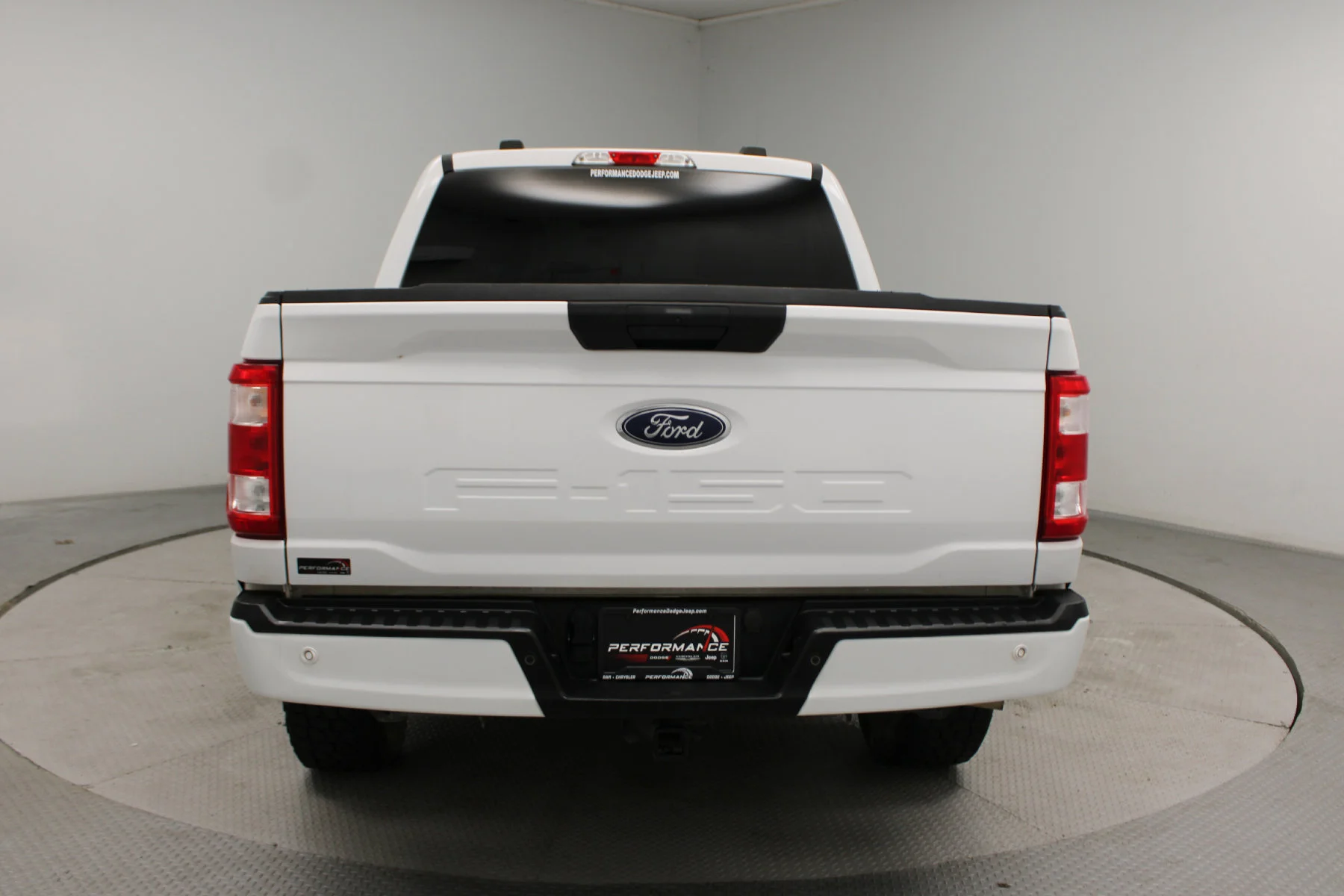 Used 2023 OXFORD WHITE Ford xl 4WD SUPERCREW 5.5