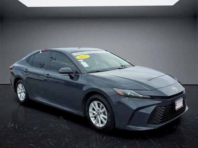 Used 2025  Toyota LE image 5