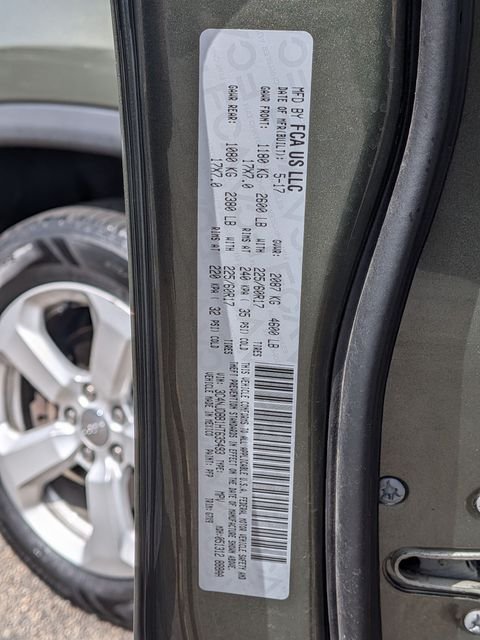 Used 2017 Green Jeep Latitude image 27