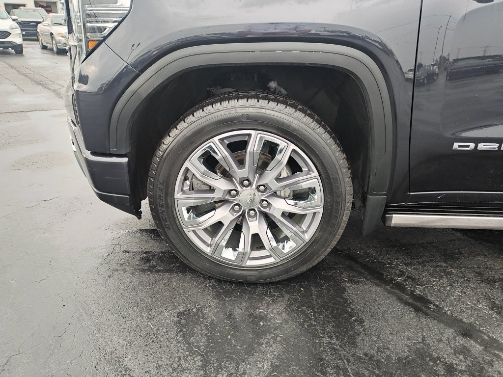 Used 2022 Silver GMC Denali image 10
