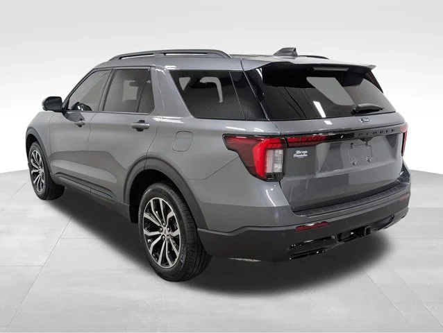 New 2026 Carbonized Gray Metallic Ford ST-Line image 50