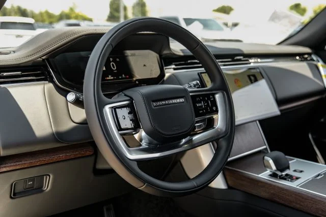 2026 Land Rover Range Rover SE - Photo 18