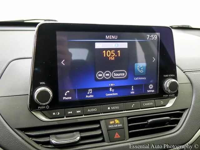 Used 2019 Blue Nissan 2.5 SV image 15