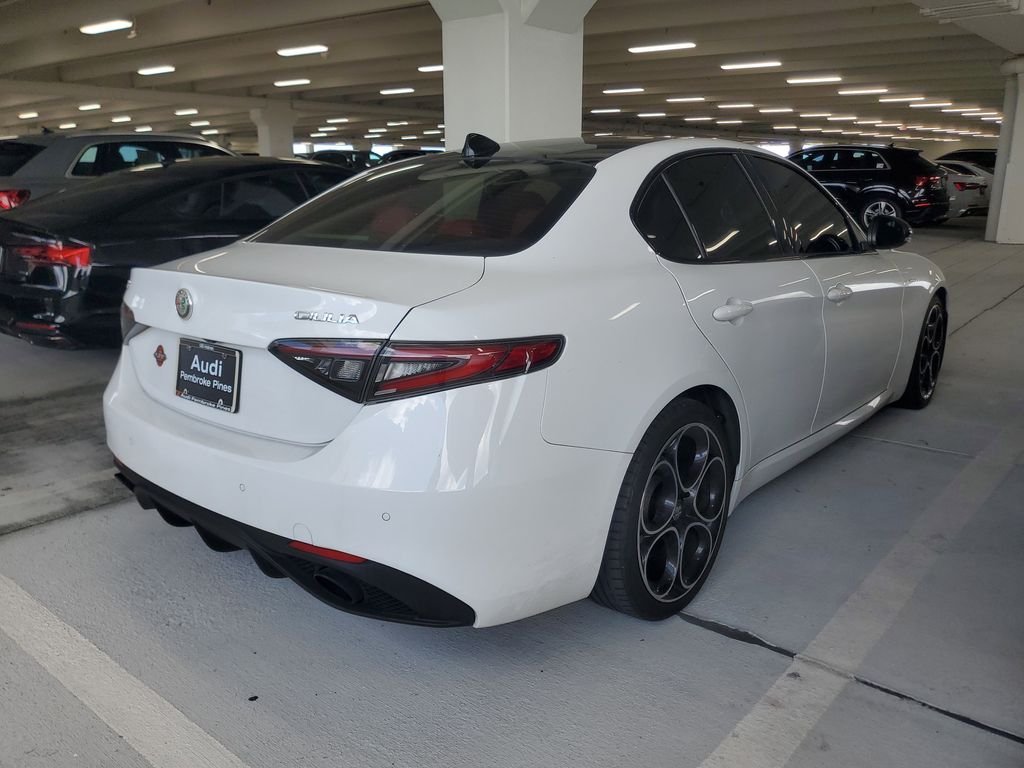Used 2024 White Alfa Romeo Veloce image 3