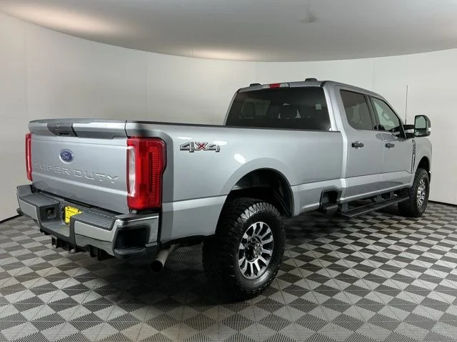 Used 2024  Ford XLT image 4