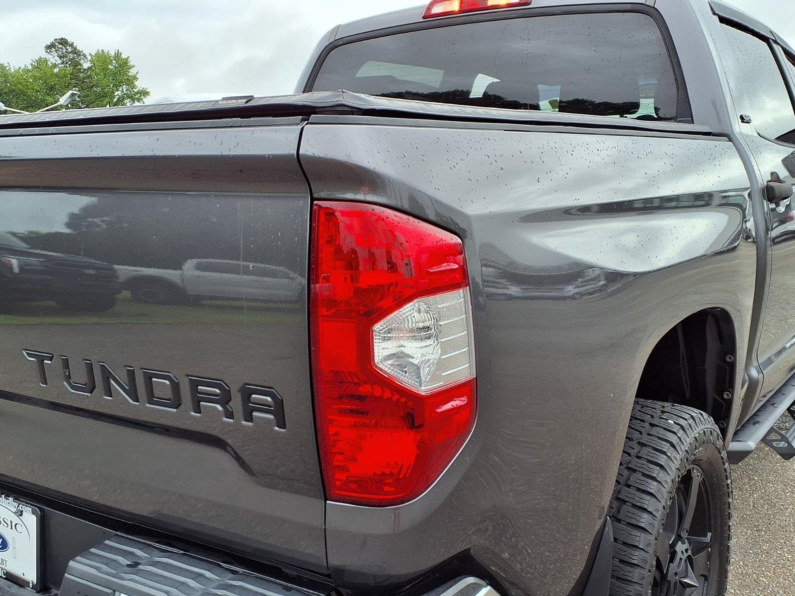 Used 2017 Magnetic Gray Metallic Toyota SR5 image 18