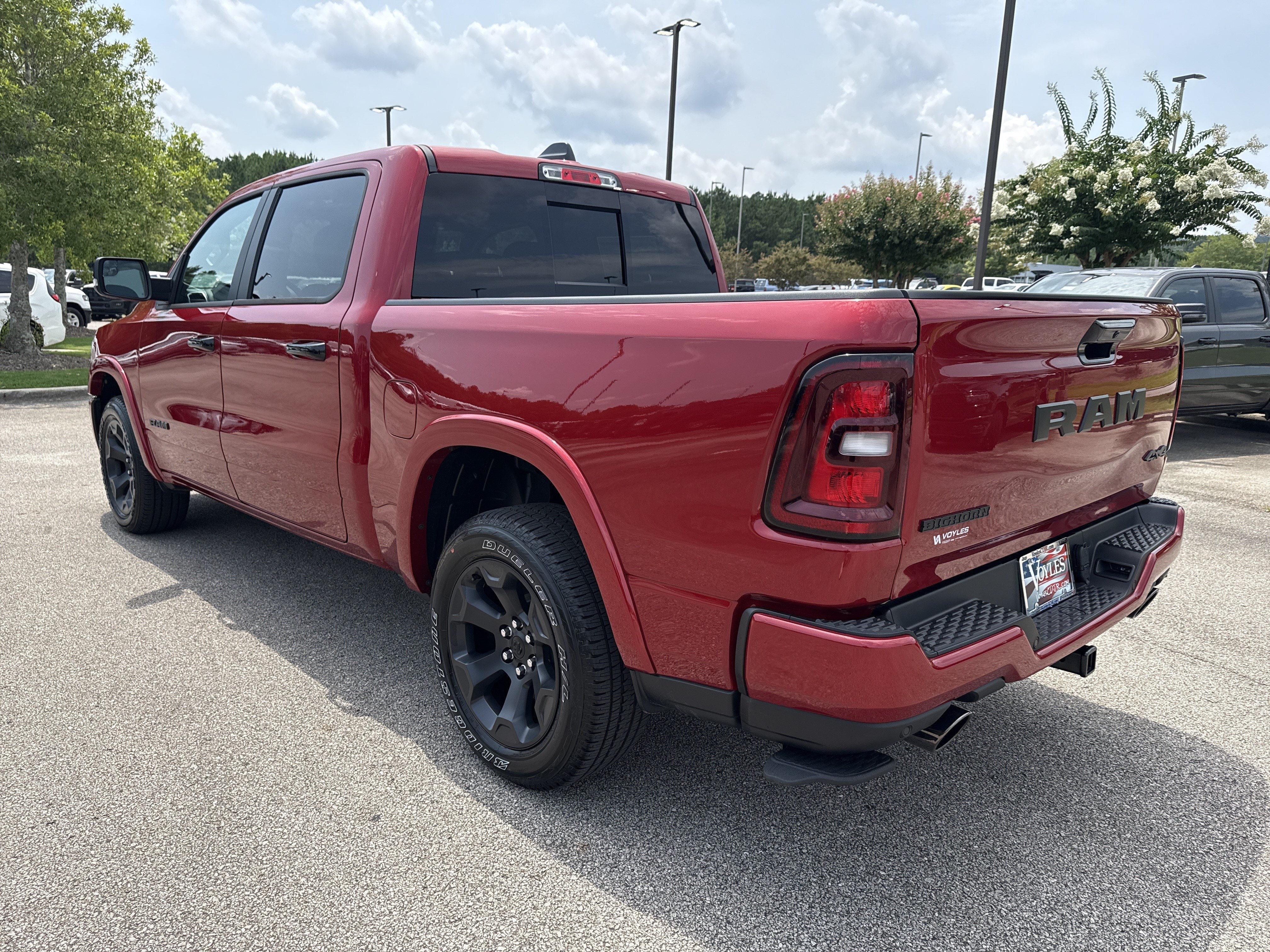 New 2026 Molten Red Pearl-Coat Exterior Paint RAM Big Horn/Lone Star image 5