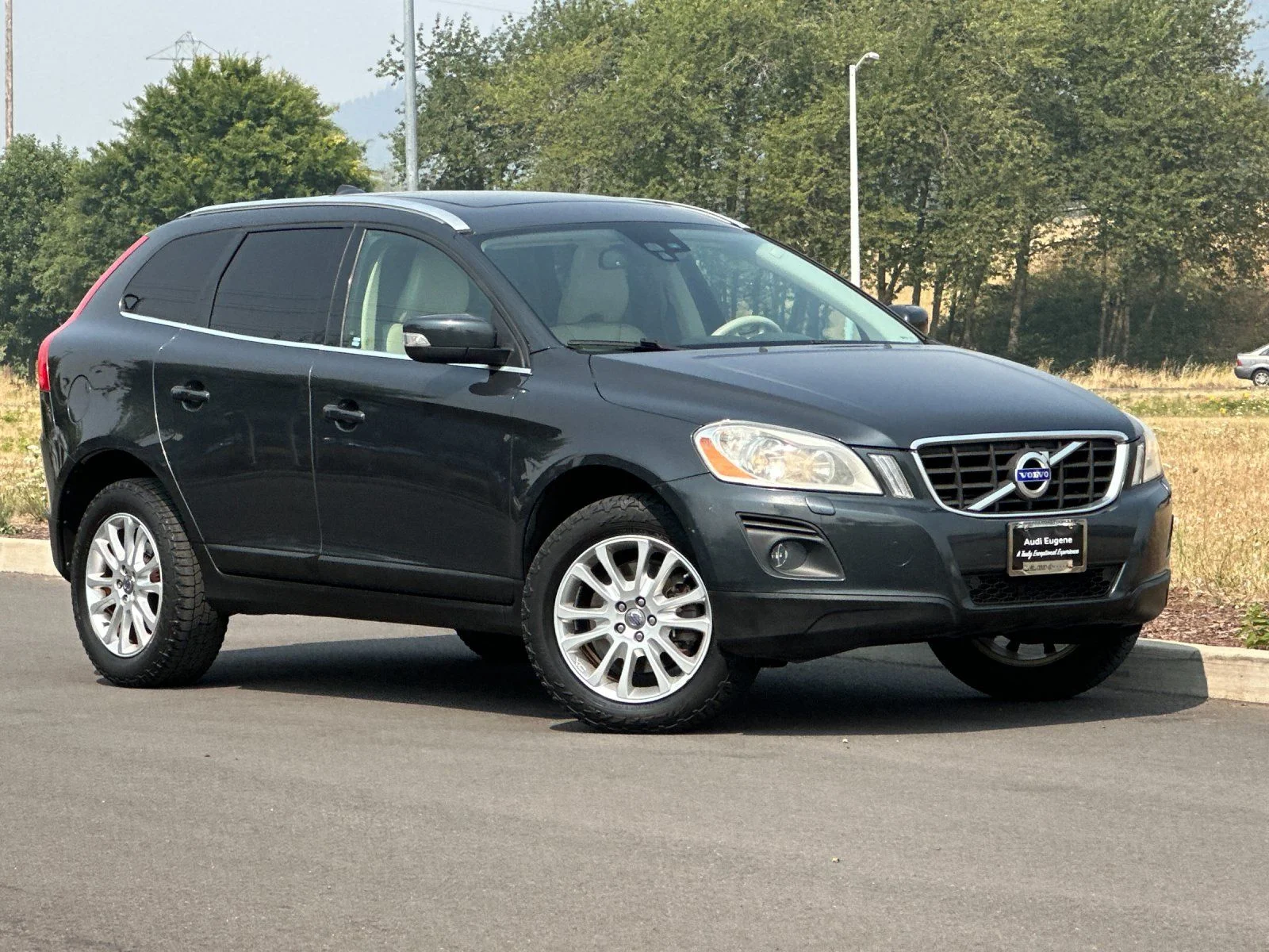 Used 2010  Volvo T6 image 1