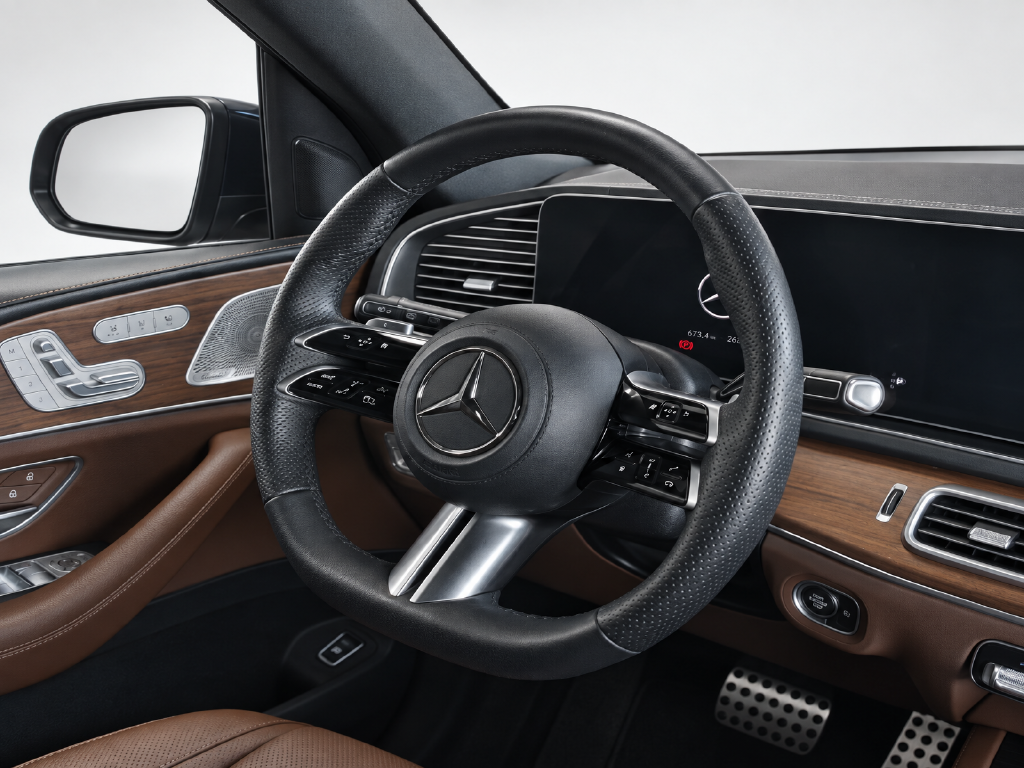 Certified Used 2025 Polar White Mercedes-Benz GLS 450 image 17