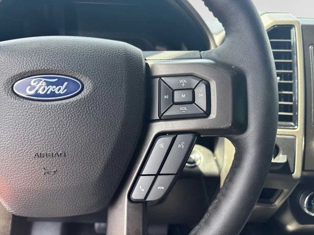 Used 2020 Black Ford XLT image 27