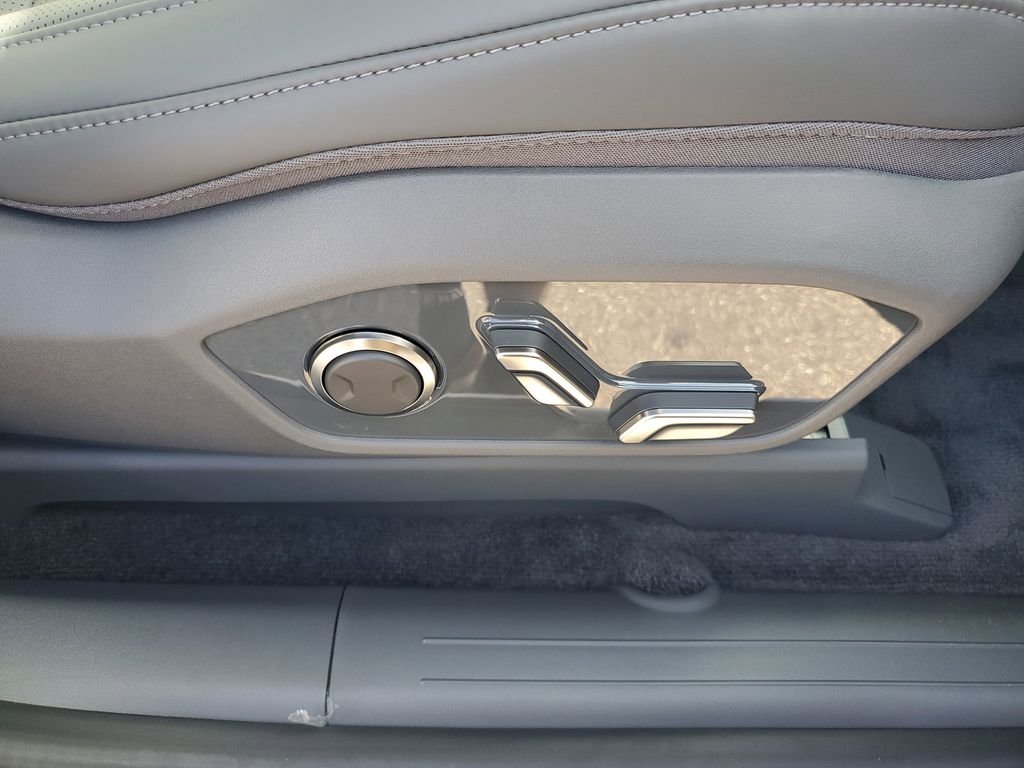 2026 Kia EV9 Light L/R - Photo 13