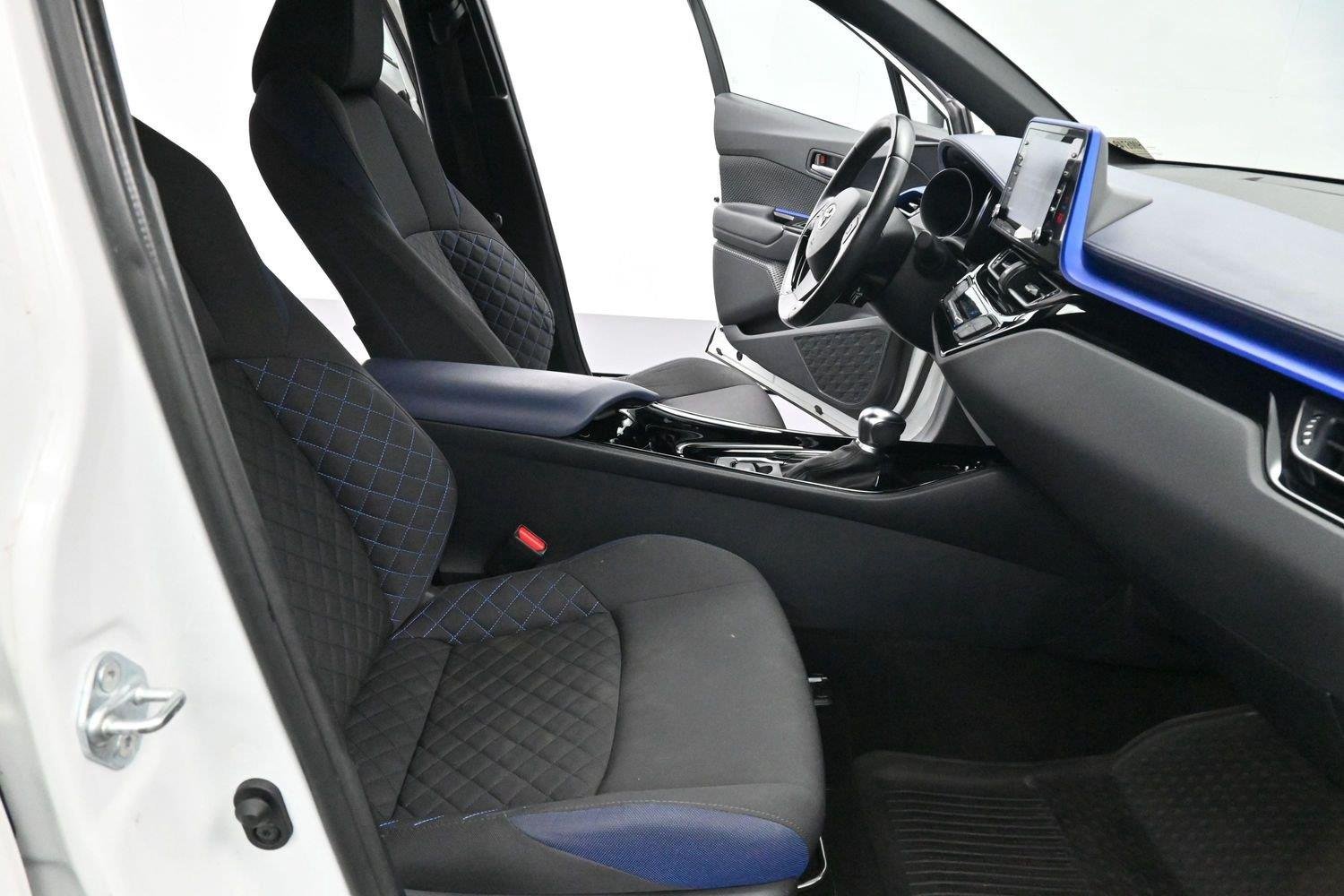 Used 2022 Wind Chill Pearl Toyota XLE image 26
