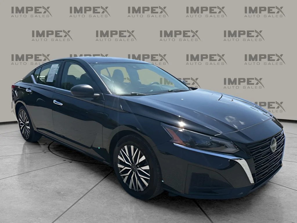 Used 2024 Black Nissan 2.5 SV image 7