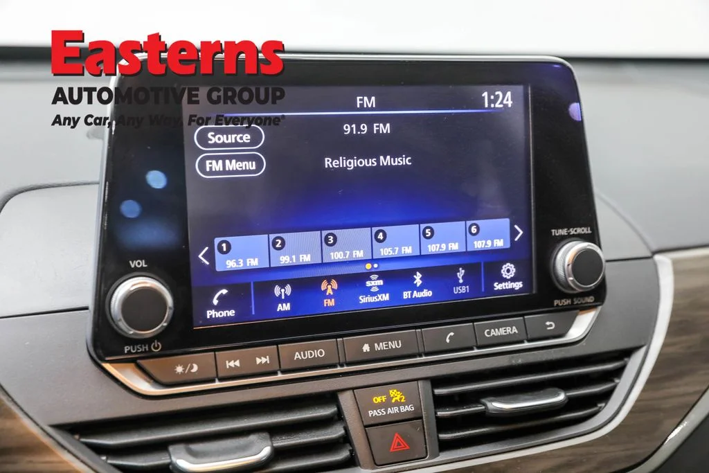 Used 2024 Black Nissan 2.5 SV image 19