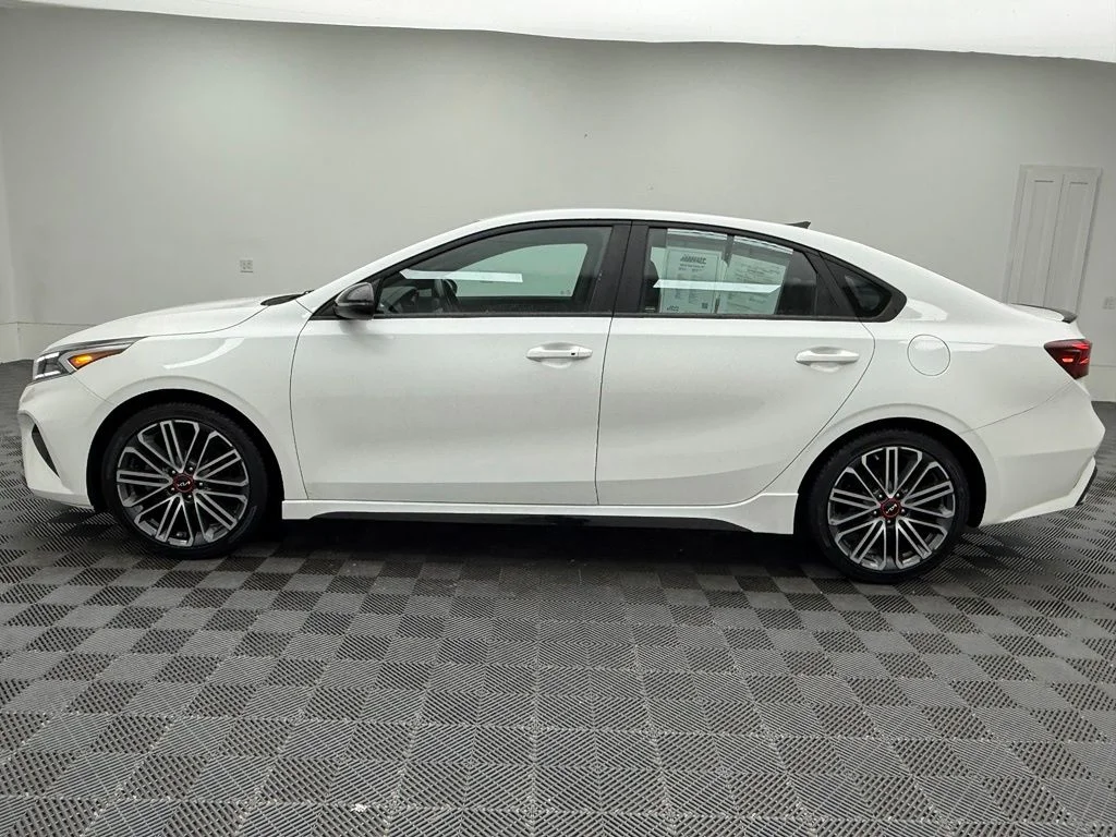 Used 2023 White Kia GT image 12