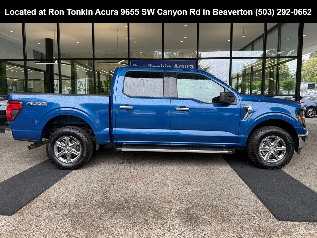 Used 2025 Atlas Blue Metallic Ford XLT image 8