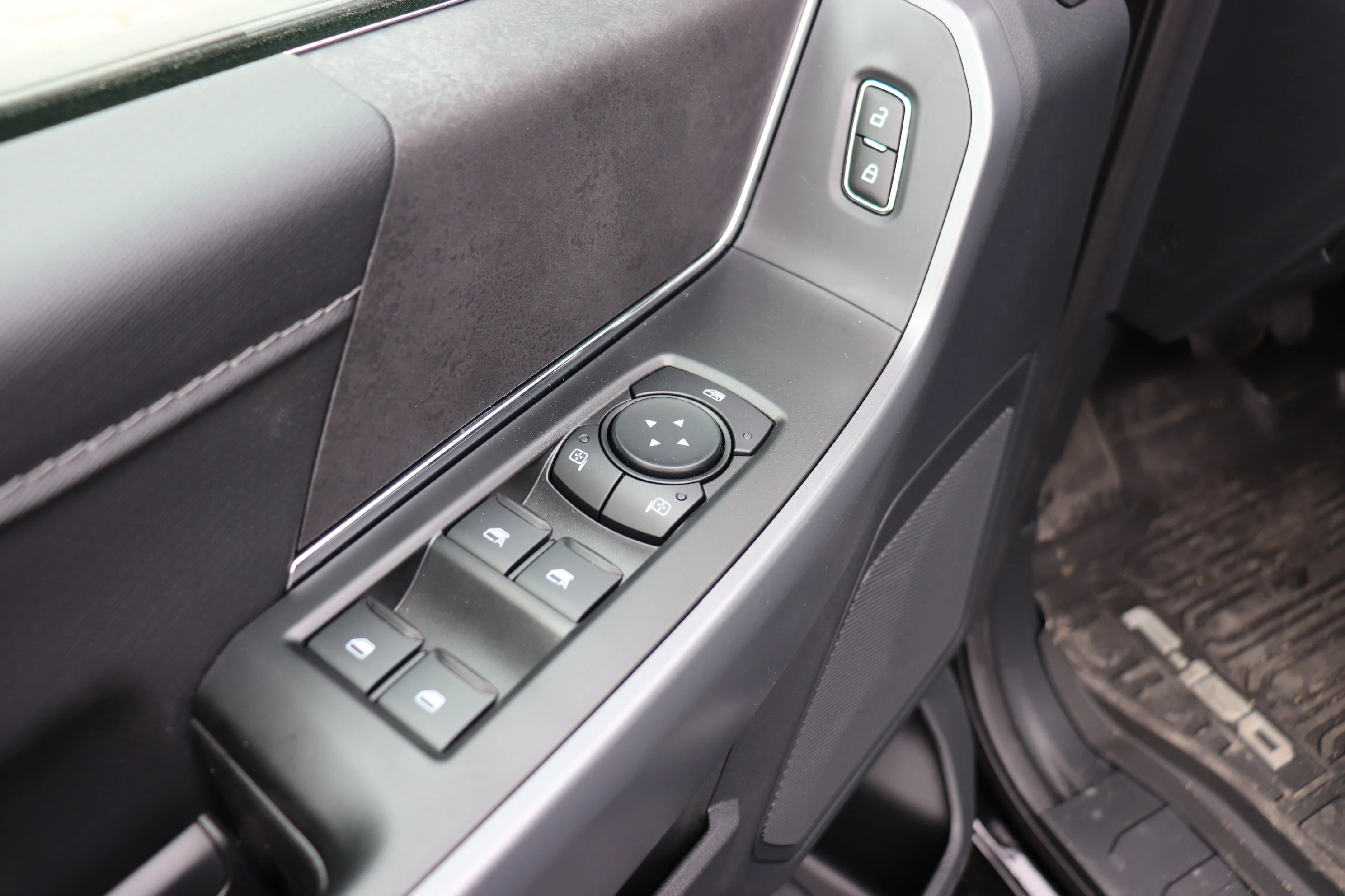 New 2026 AGATE BLACK METALLIC Ford XLT image 11