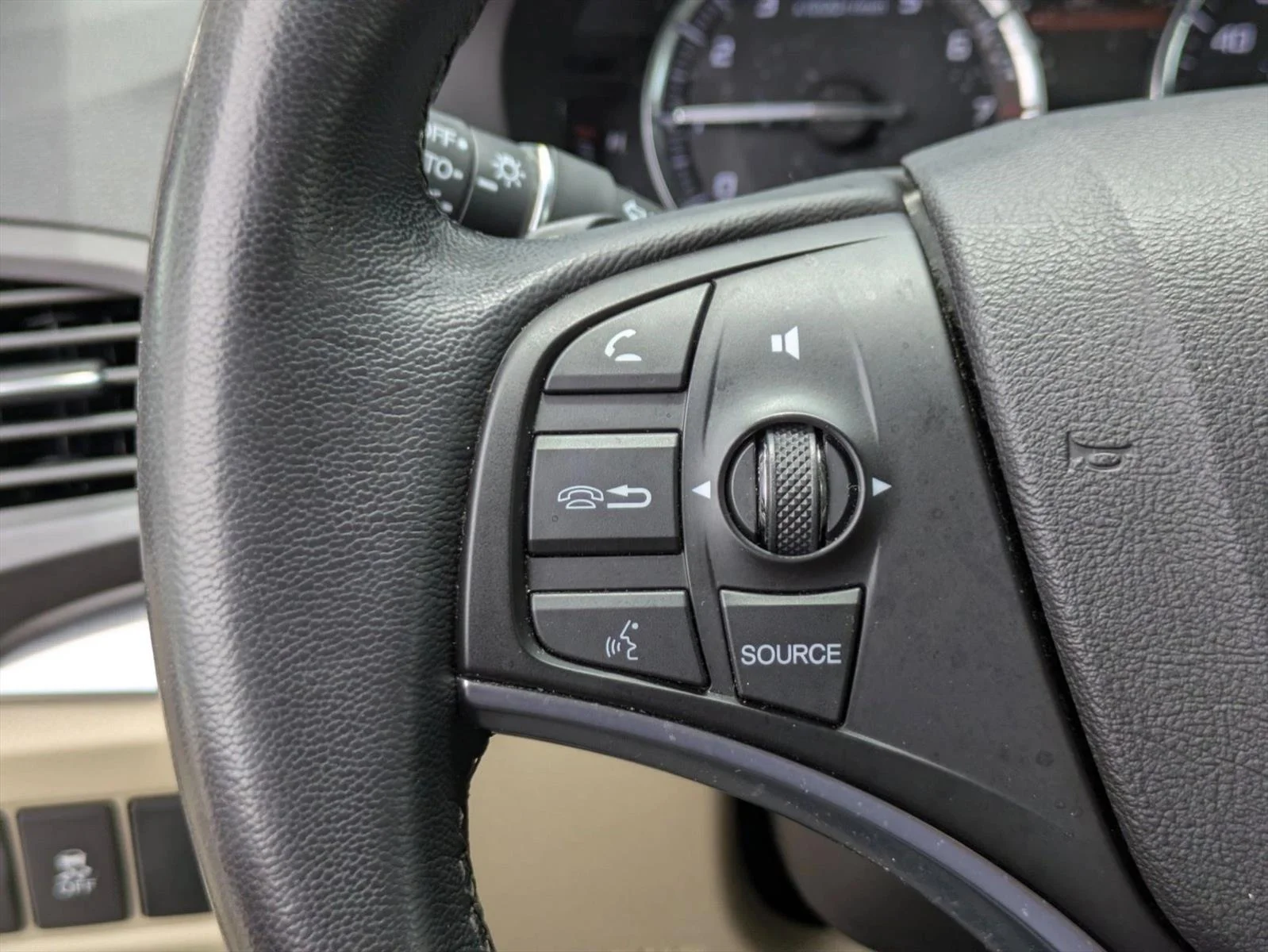 Used 2015 Silver Moon Acura Tech Pkg image 12