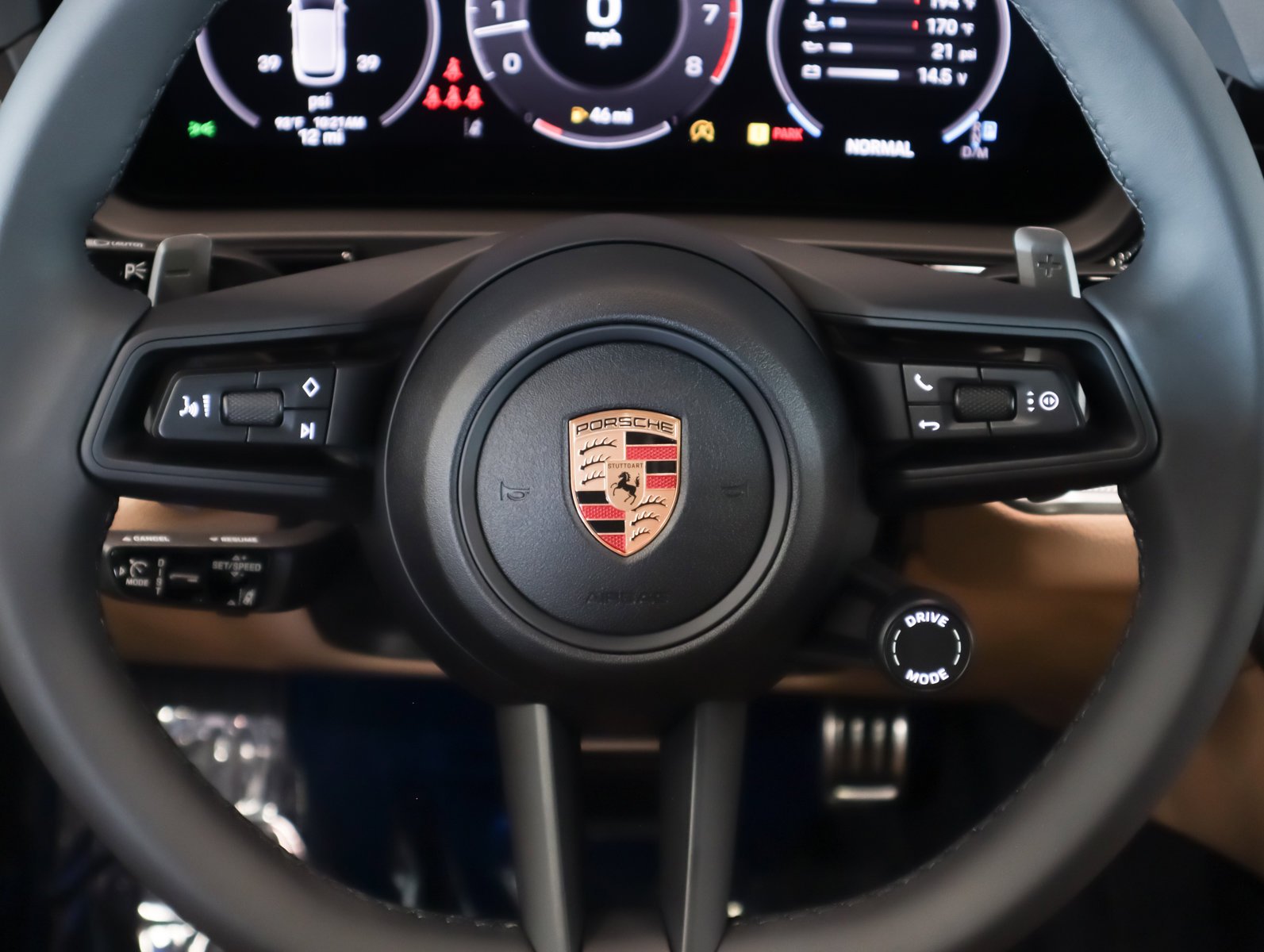 2025 Porsche Cayenne S - Photo 16
