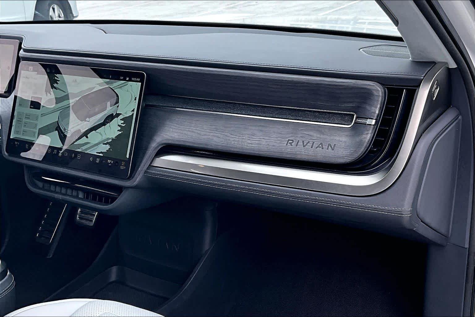 Used 2023 Glacier White Rivian Launch Edition image 17