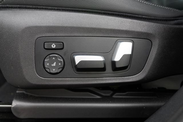 Used 2020 Glacier Silver Metallic BMW xDrive30i image 22