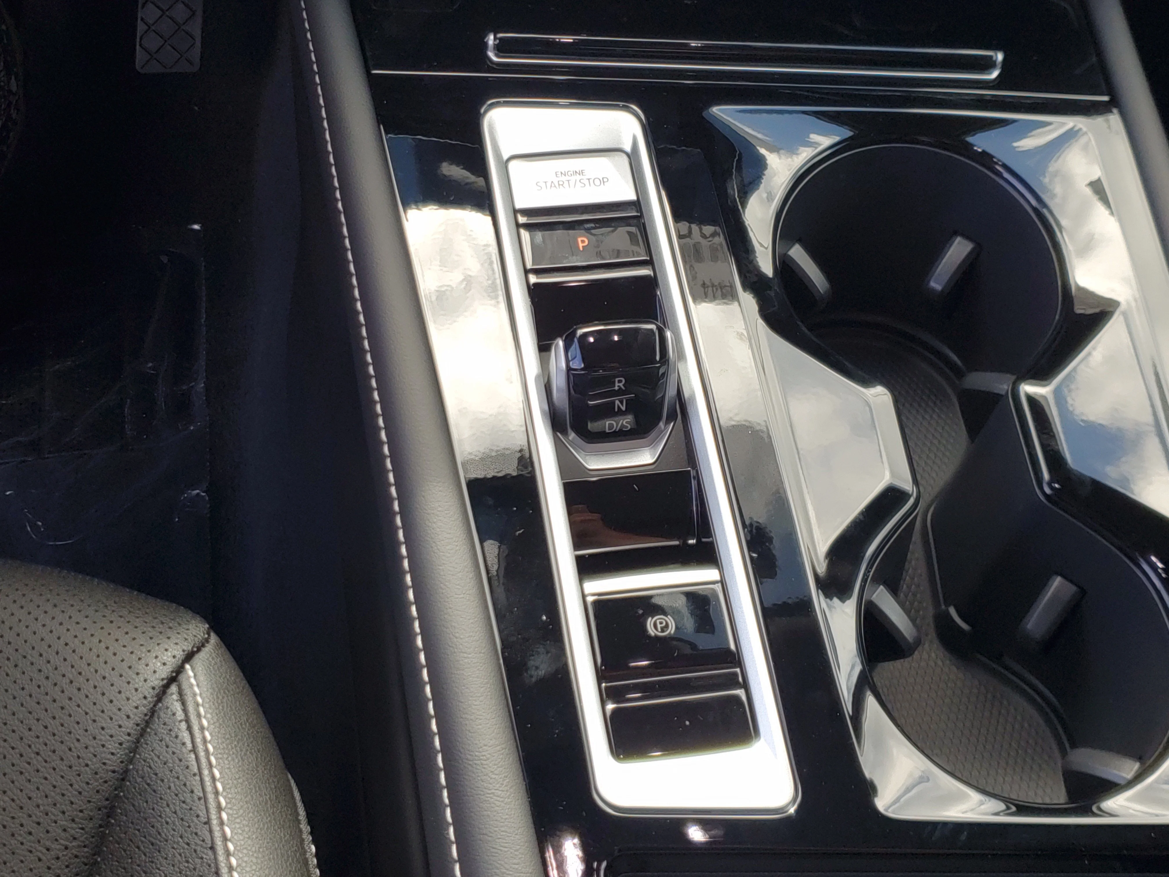 New 2026 Black Volkswagen 2.0T SE w/Technology image 25
