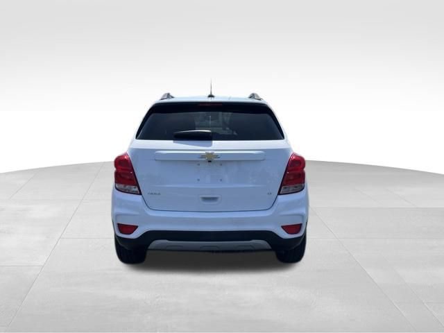 Used 2020 White Chevrolet LT image 4