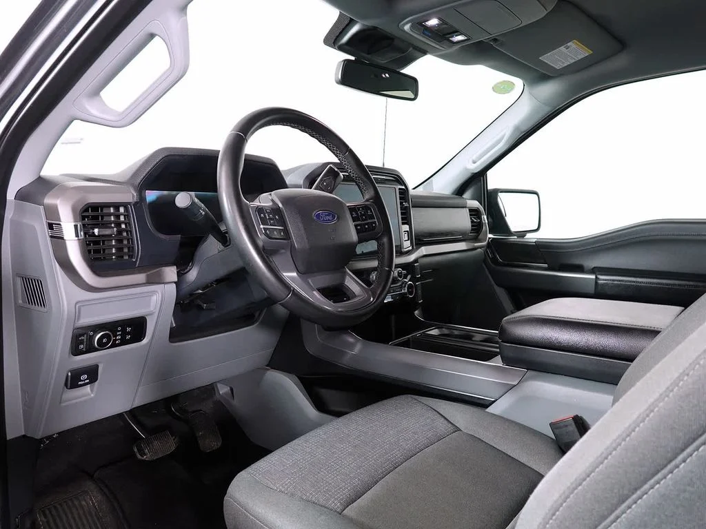 Used 2024 Gray Metallic Ford XLT image 10