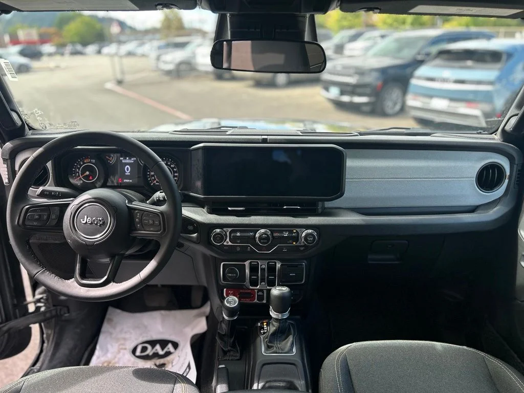 Used 2018 Crystal Metallic Jeep Unlimited Rubicon image 24