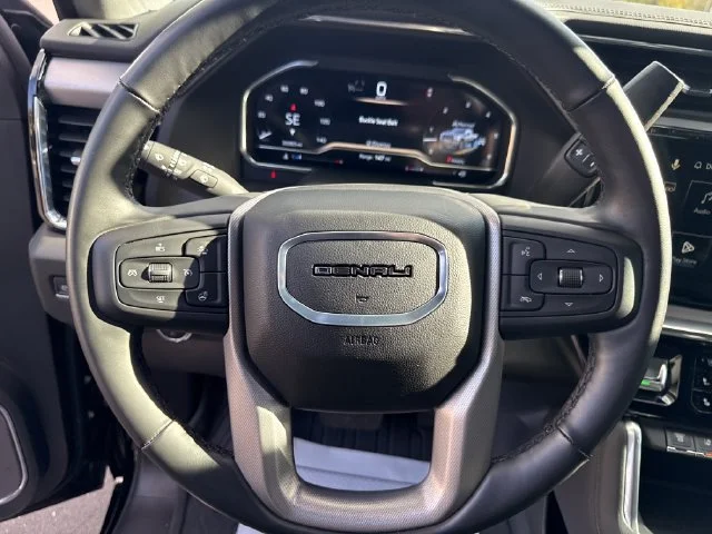 Used 2025 Onyx Black GMC Denali image 18