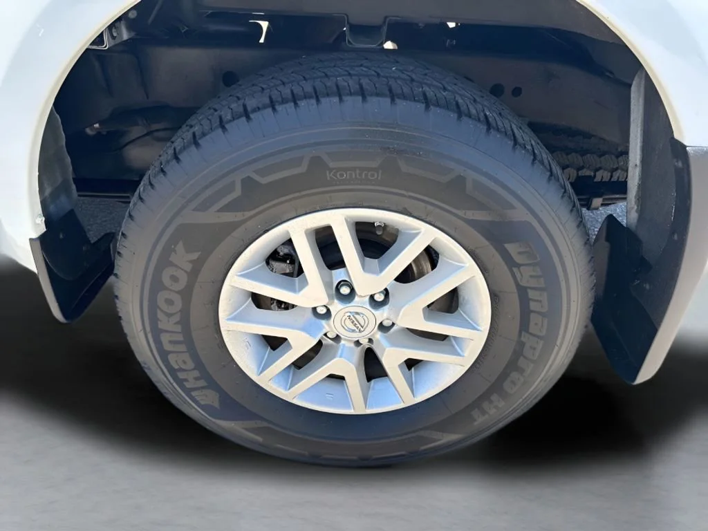 Used 2016  Nissan SV image 32