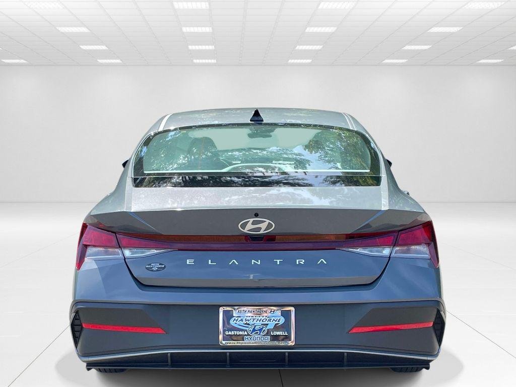 New 2026 Gray Hyundai SE image 5