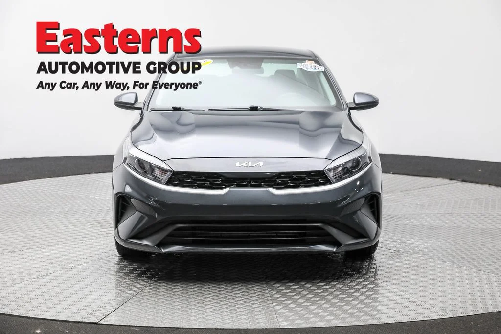 Used 2023 Gray Kia LXS image 2