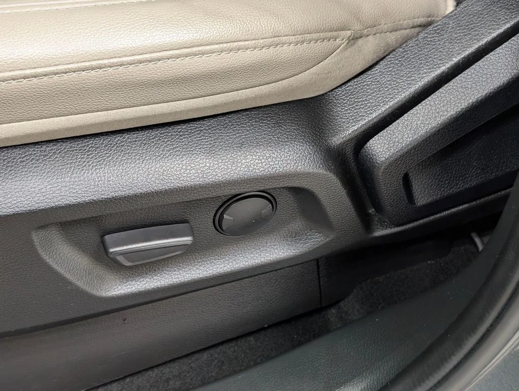 Certified Used 2022 Gray Metallic Ford Lariat image 13