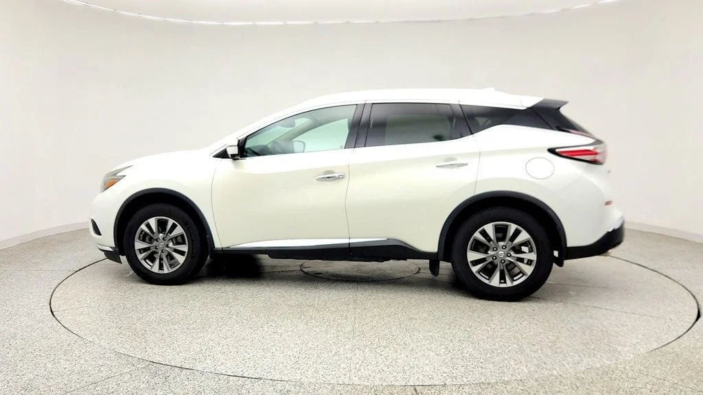 Used 2018 Pearl White Nissan AWD SL image 8