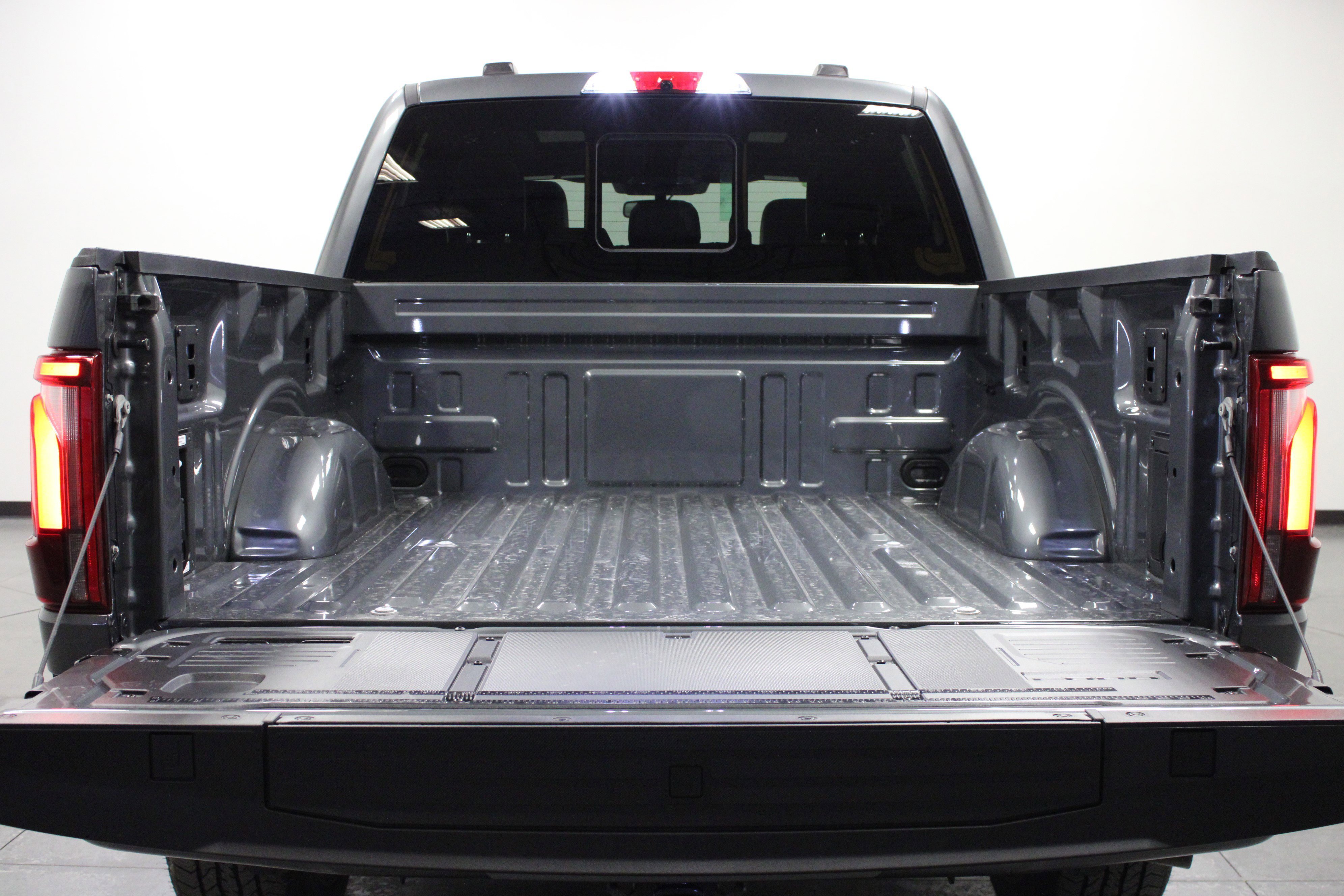 New 2026 Carbonized Gray Metallic Ford Platinum image 14