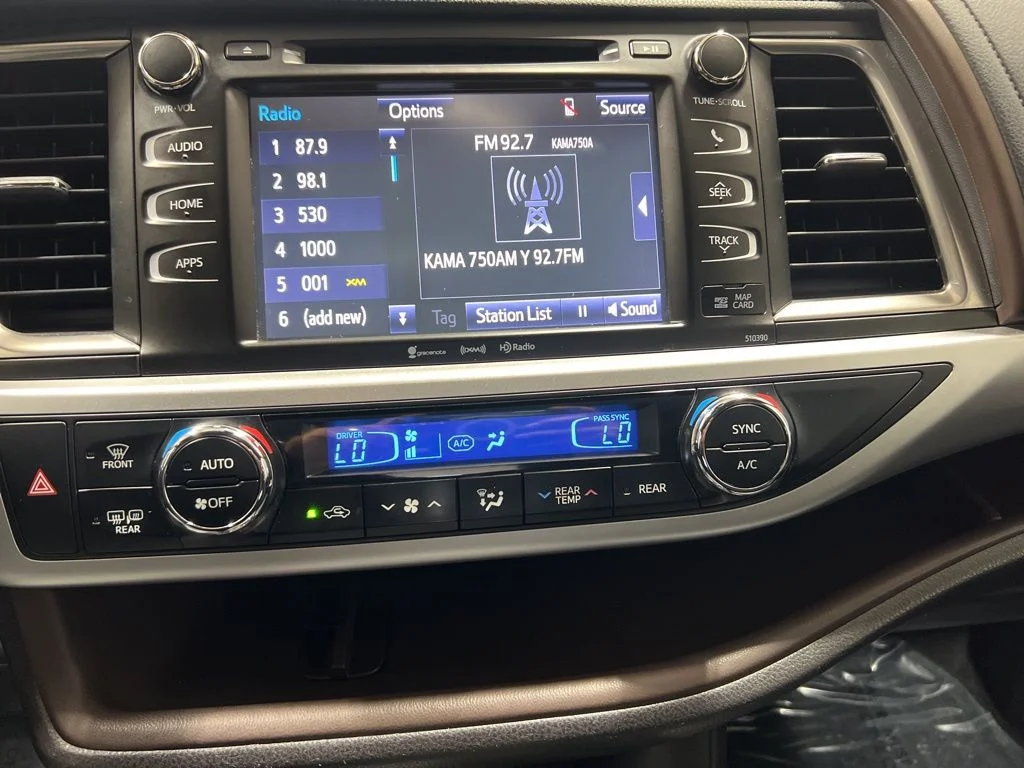 Used 2019 Gray Toyota XLE image 19