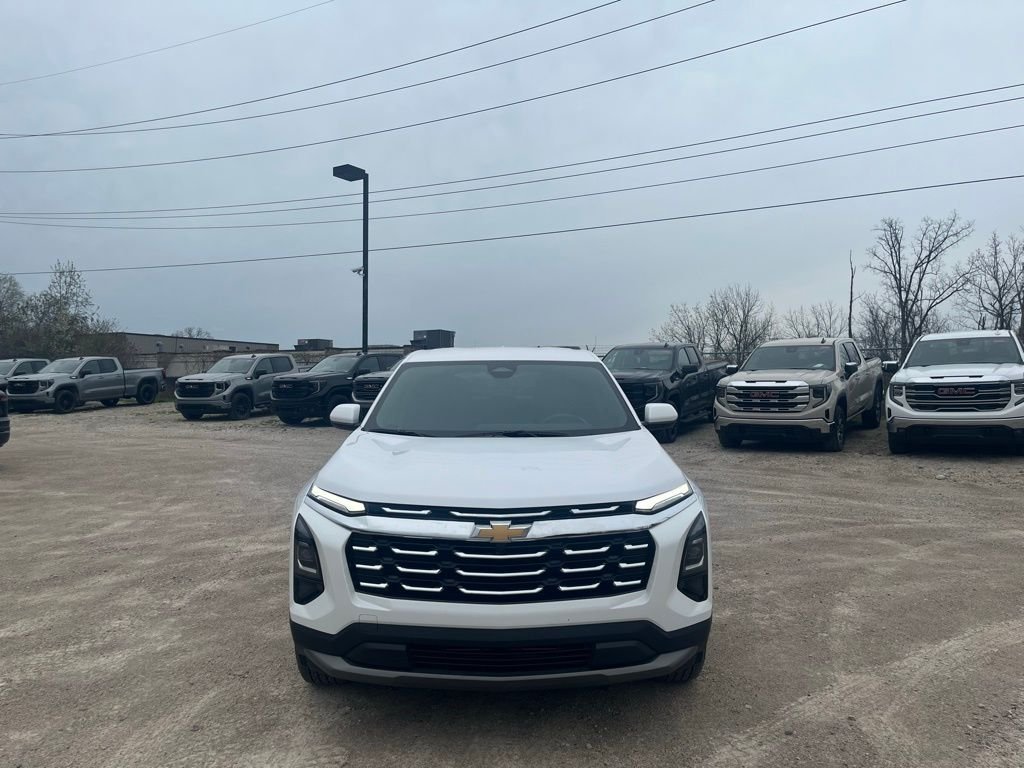 Used 2025 Summit White Chevrolet LT image 3