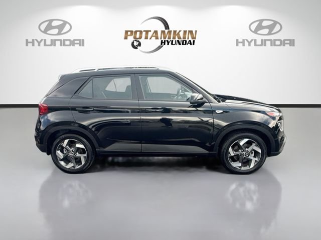 Used 2026 Black Hyundai SEL image 4
