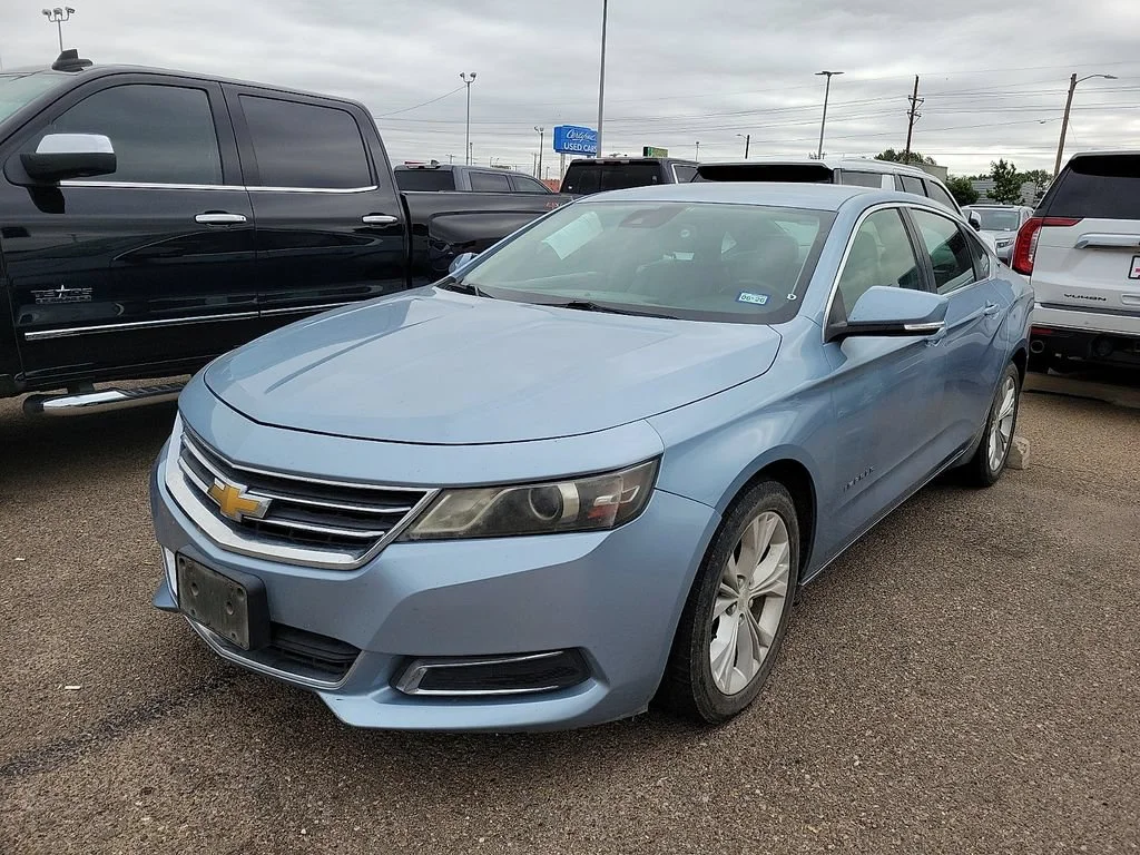 Used 2015 SILVER TOPAZ METALLIC Chevrolet LT image 4
