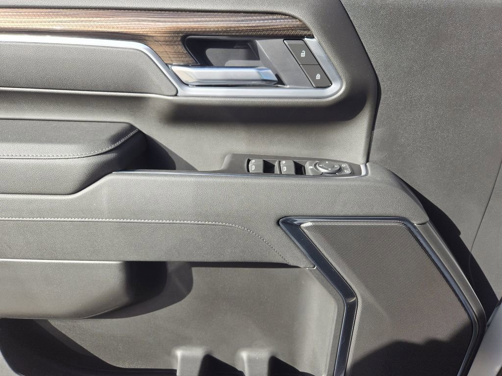 New 2026 Summit White Chevrolet LT image 13