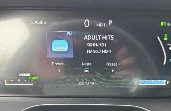 Used 2022 White Jeep 4xe image 31