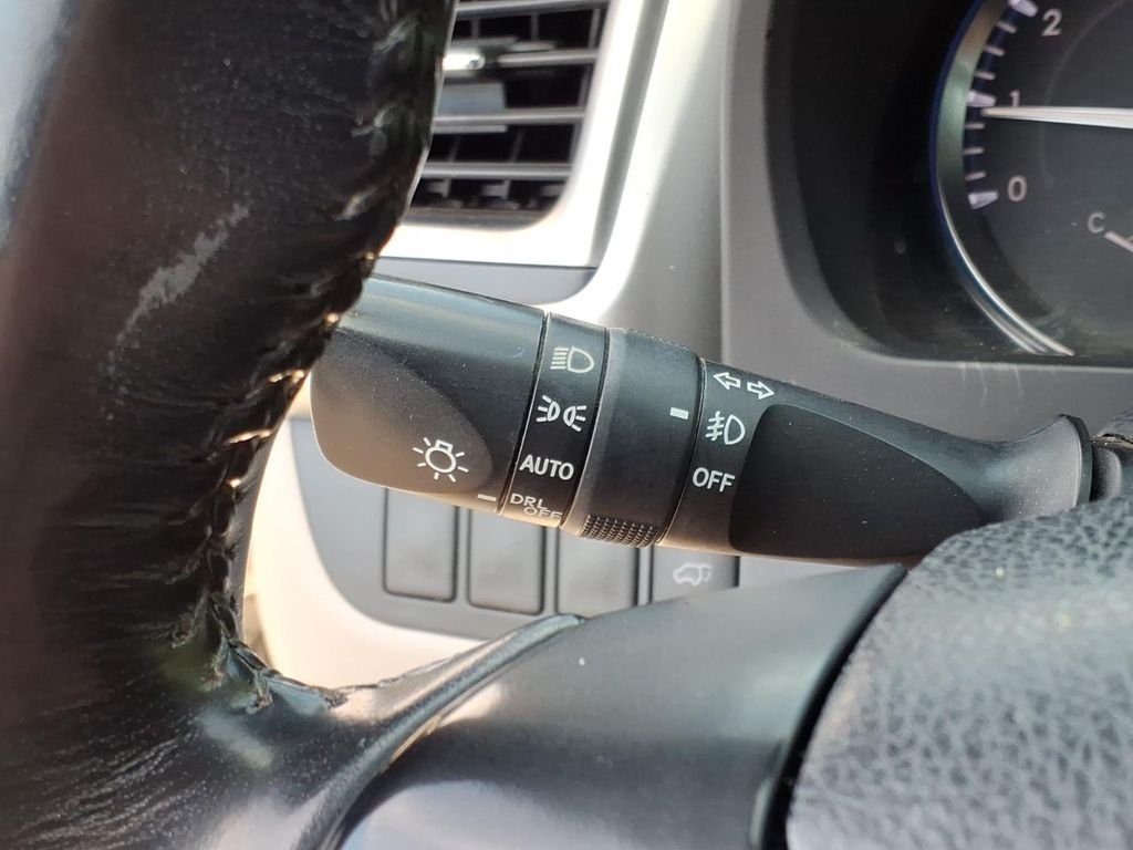 Used 2015 Blizzard Pearl Toyota LE V6 image 18