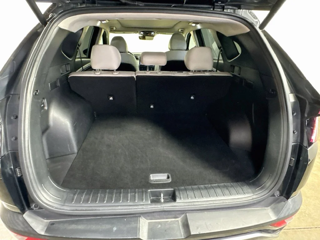 Used 2022 Black Hyundai Limited image 33