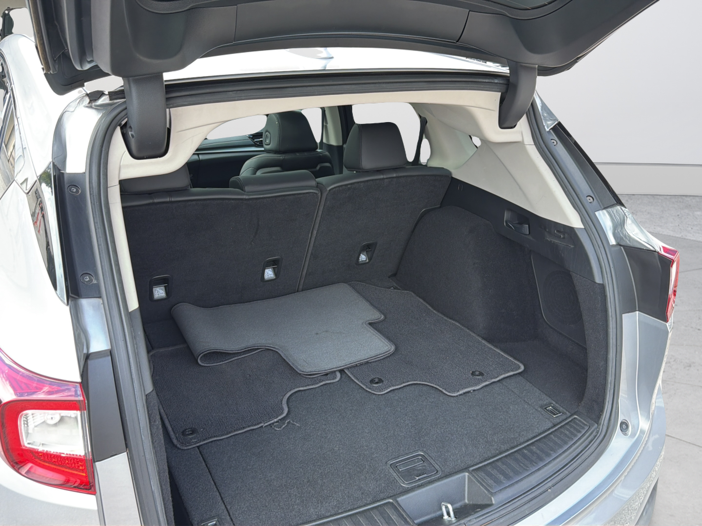 Used 2021 Silver Acura Base image 37