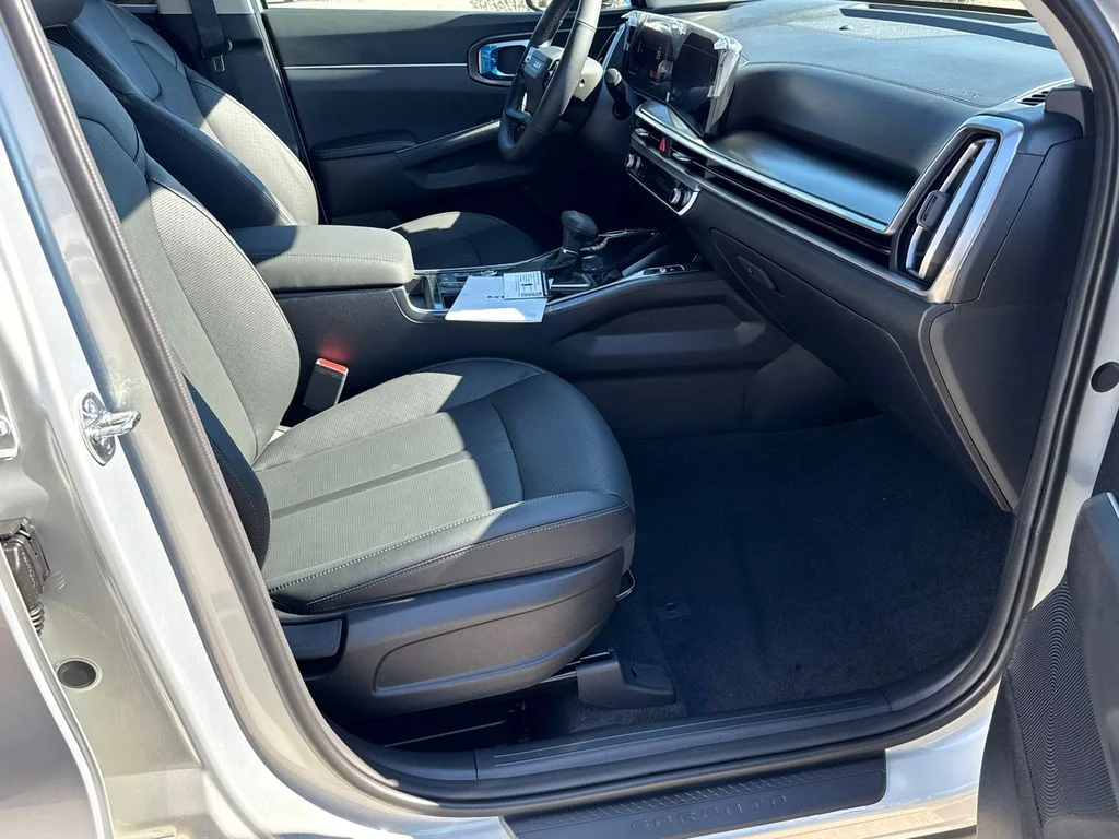 New 2026 Ivory Silver Kia S image 13
