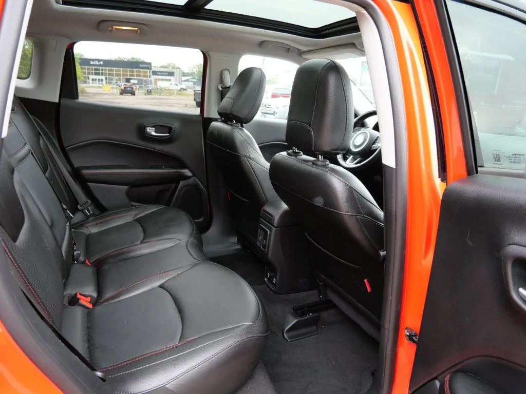 Used 2019 Orange Jeep Trailhawk image 13